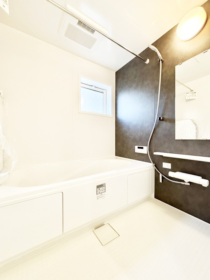 ���� ����̔�������Ă���閾�邢�������̂���o�X���[��