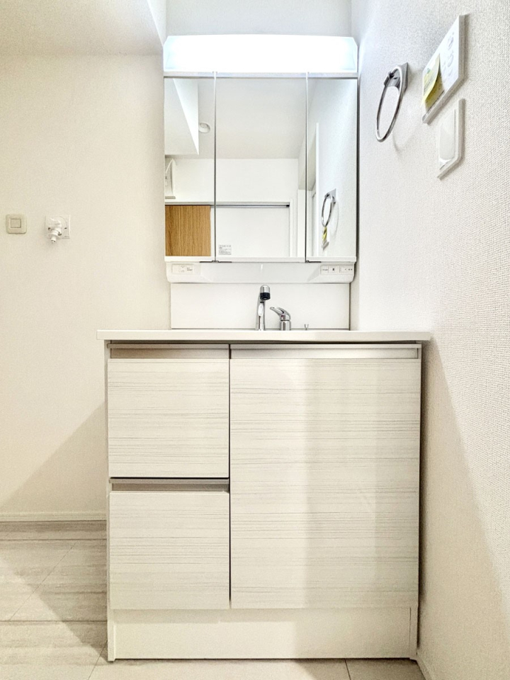 ���ʑ�E���ʏ� �傫�����₷���O�ʋ��Ő�����������ʑ�́A�g�����Ȃ݃`�F�b�N�┧�̂������ɂ������߂ł��B 