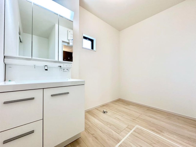 ���̑� �L�X�Ƃ�Ƃ�̂��郉���h���[�X�y�[�X�B  