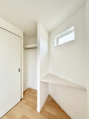 ���[ ���C��������ɂ����A�ߗނ����o���₷���I�[�v���N���[�[�b�g�B