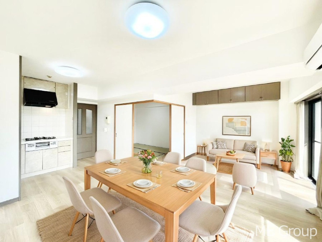 ���r���O �������������͋C�̂k�c�j�͉Ƒ��݂�Ȃ̉��K��ԁ@���Ƌ��CG�ł�