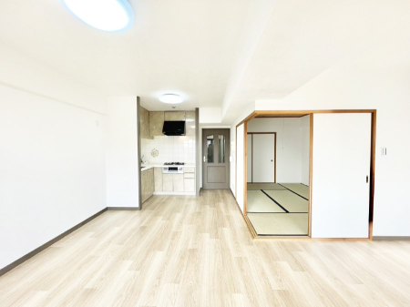 ���r���O �אڂ̘a�����J������΂���ɍL�X��Ԃ�  