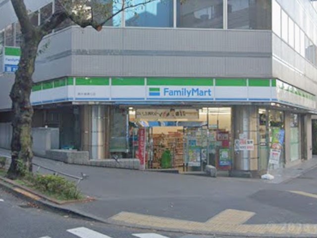 ���ӊ� �R���r�j 100m �t�@�~���[�}�[�g���˒ʂ�X