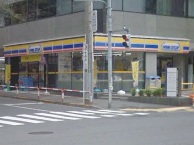 ���ӊ� �R���r�j 200m �~�j�X�g�b�v���˂Q���ړX