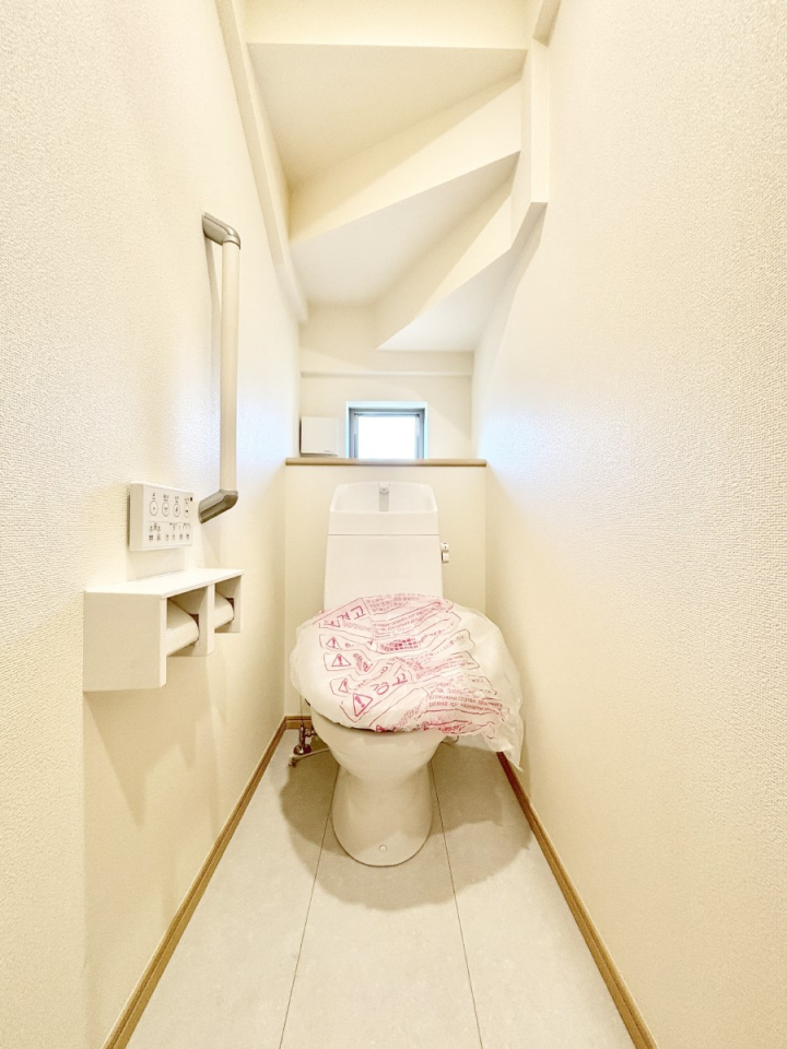 �g�C�� �g�C���͈��S�̂Q�ӏ��I���̃o�^�o�^������S�ł��B 