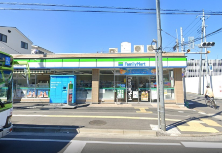 ���ӊ� �R���r�j 300m �t�@�~���[�}�[�g ����s�����O�X