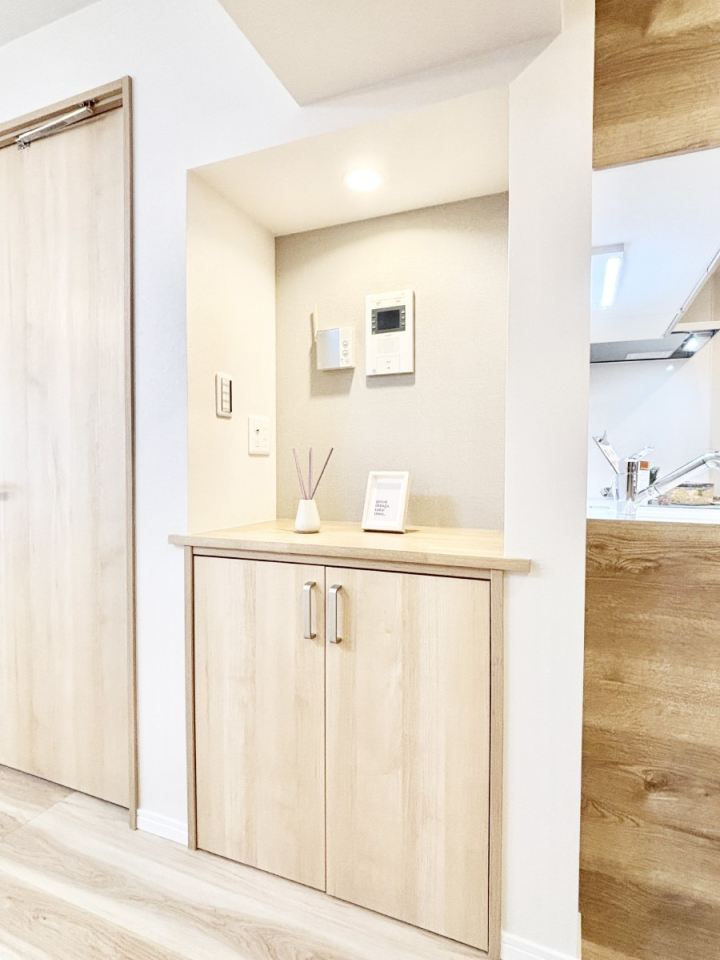 ���̑����� ���r���O�̃J�E���^�[�����[