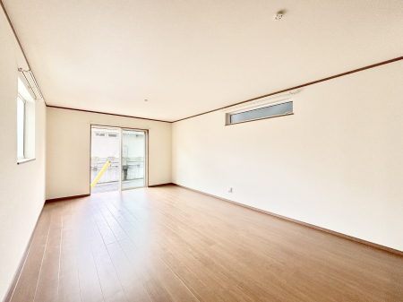 ���̑����� �Ƒ��̏Ί炪���R�Ɛ��܂�Ă���A����ȕ��͋C�̃_�C�j���O�Ɏd�オ���Ă��܂��B