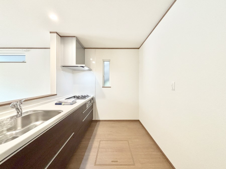 �L�b�`�� �u�₩�ȕ����ʂ蔲����L�b�`���B��������̂Ŗ��邭���C�ɂ��𗧂��܂��B