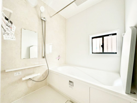 ���� ����̔�������Ă���閾�邢�������̂���o�X���[��