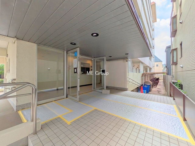 �G���g�����X -