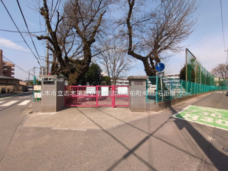 ���ӊ� ���w�Z 700m �u�؎s���u�ؑ�O���w�Z