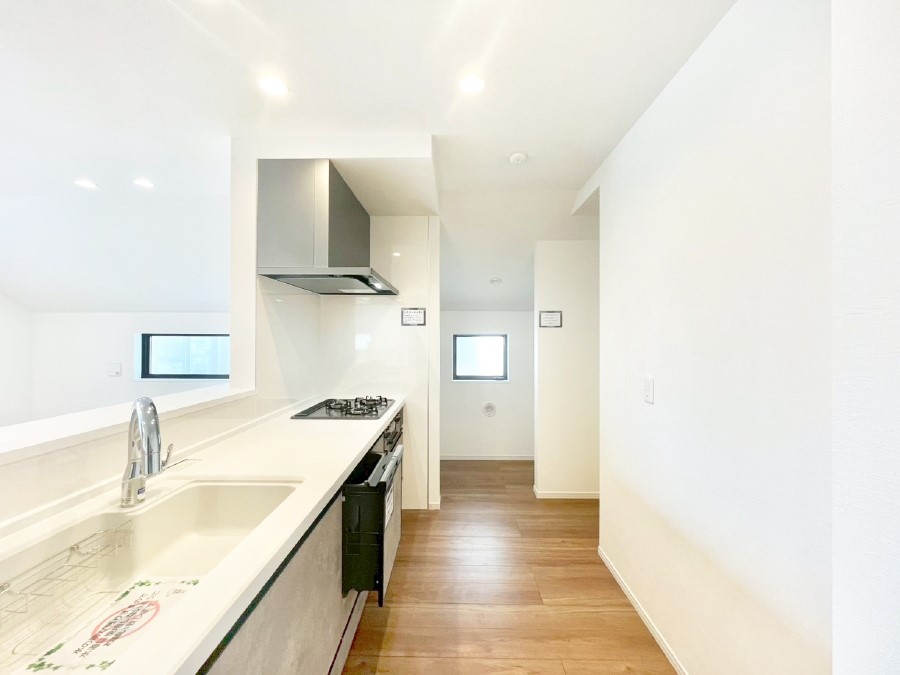 �L�b�`�� ��Ƃ肠��L�b�`���ł͂��Ƒ��Ɗy�������������ł��܂��B