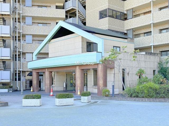 �G���g�����X -